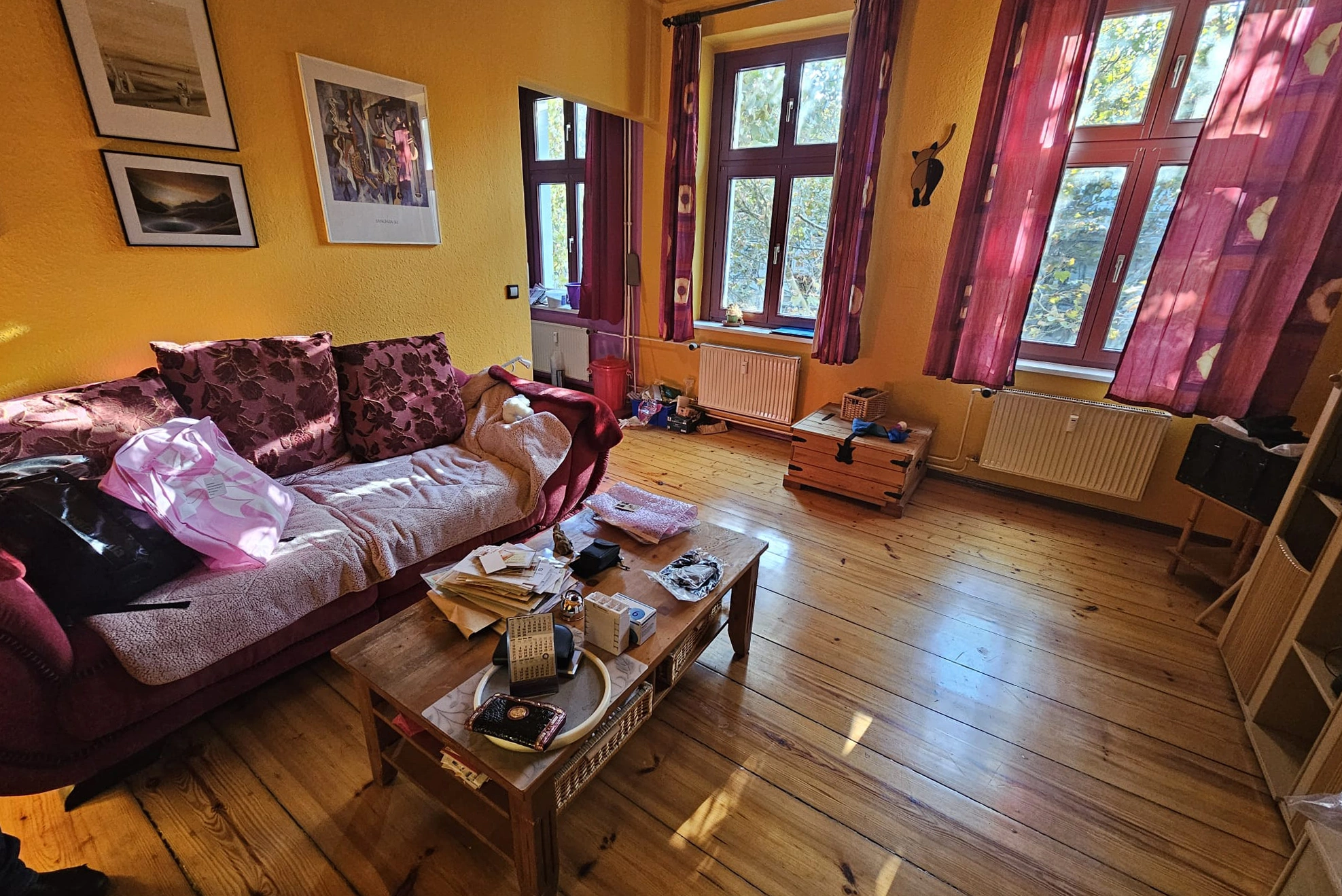 Fallstudie Wohnungsauflösung mit Renovierung in Berlin Mitte Wohnzimmer vorher